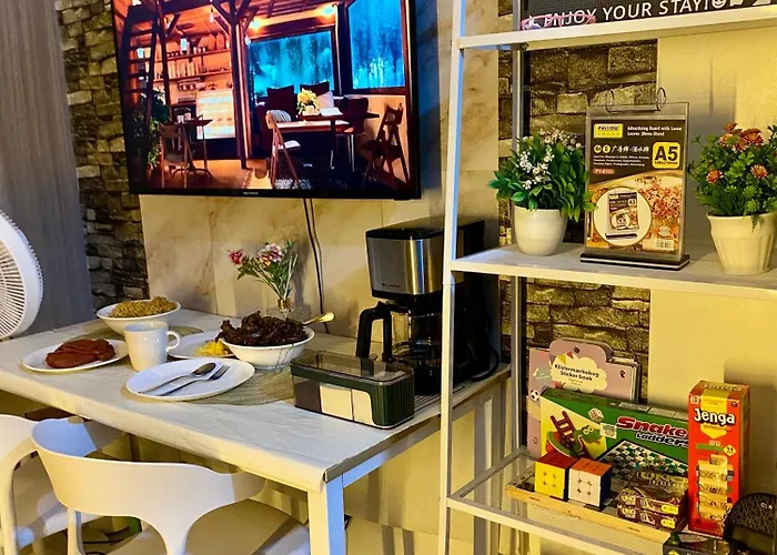 Отель Shore 2 Tower 2 - Casa Hiraya 5*
